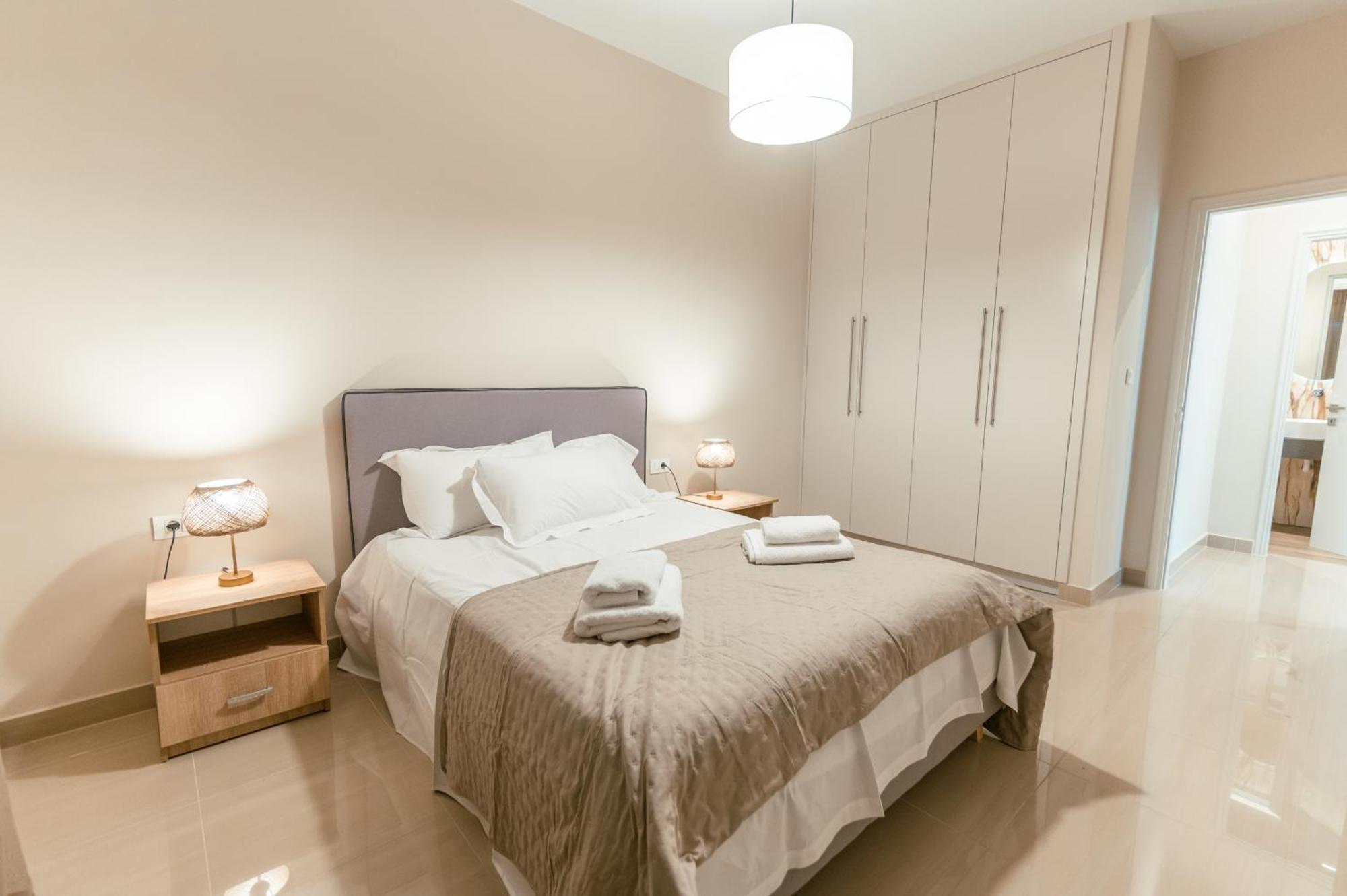 Brand New Elegant Suite Platánion Buitenkant foto