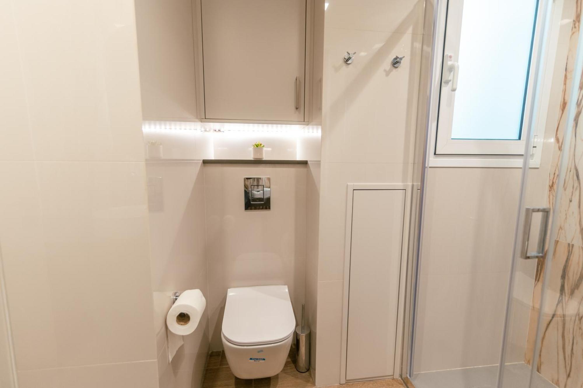 Brand New Elegant Suite Platánion Buitenkant foto