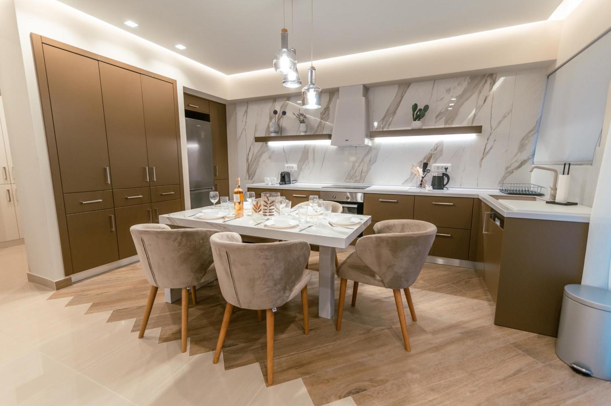 Brand New Elegant Suite Platánion Buitenkant foto