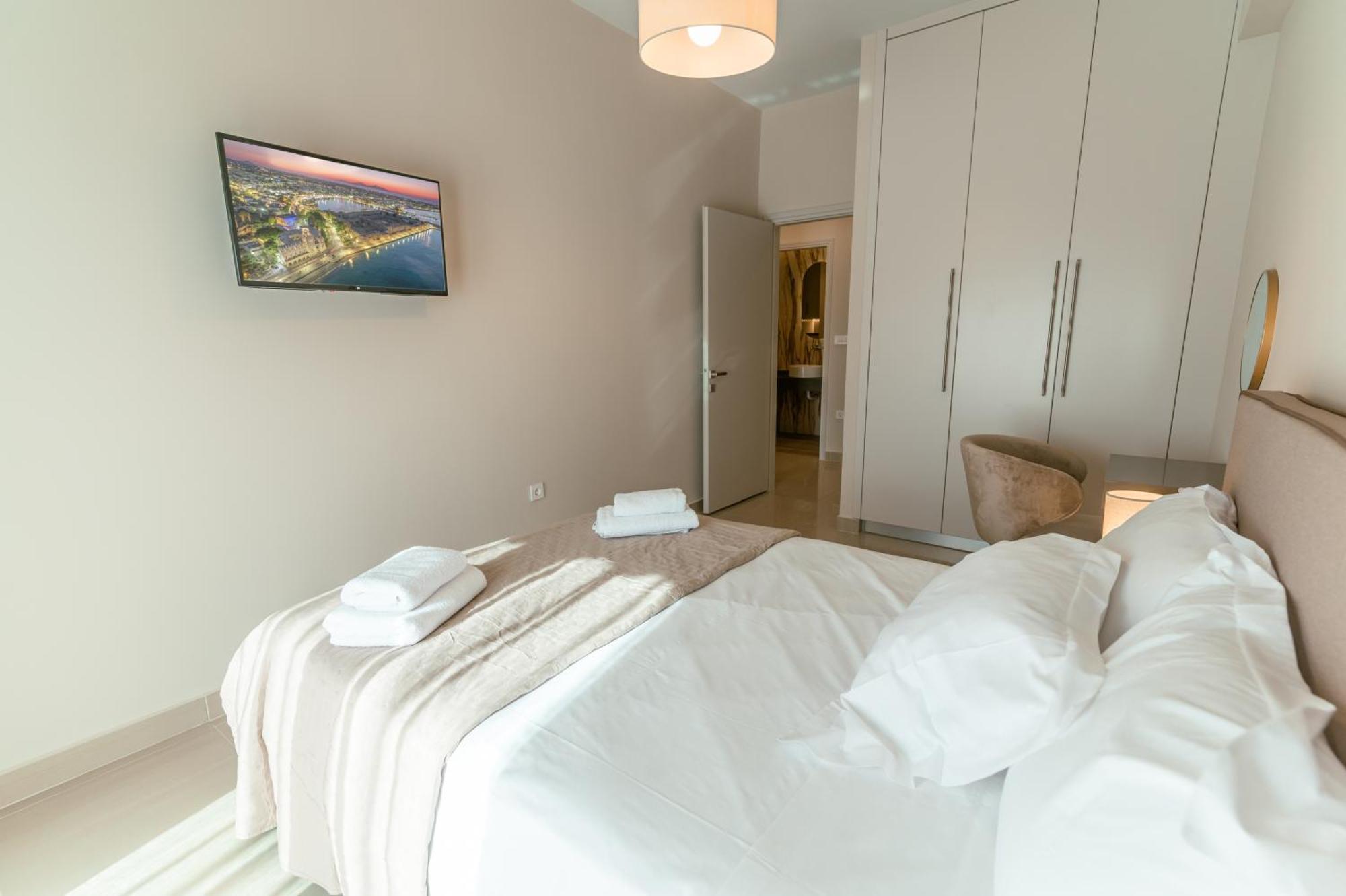Brand New Elegant Suite Platánion Buitenkant foto